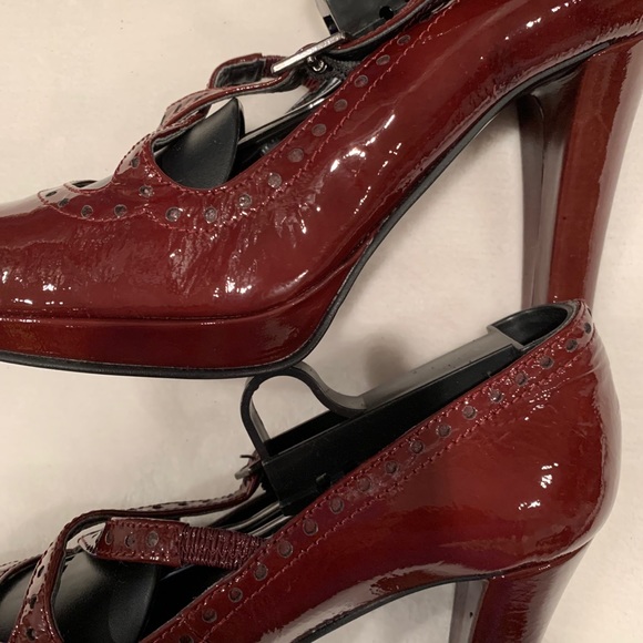 Burgundy patent leather heels. Great details - Picture 7 of 12